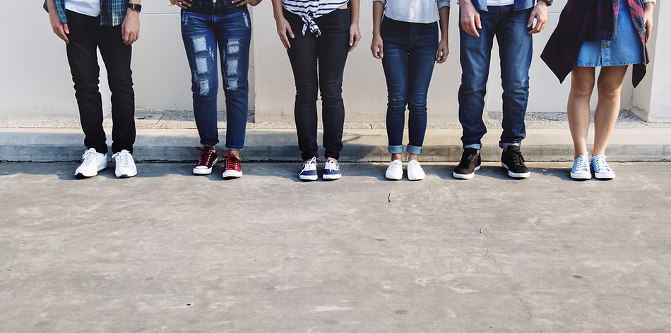 photo montrant des jambes de divers genres